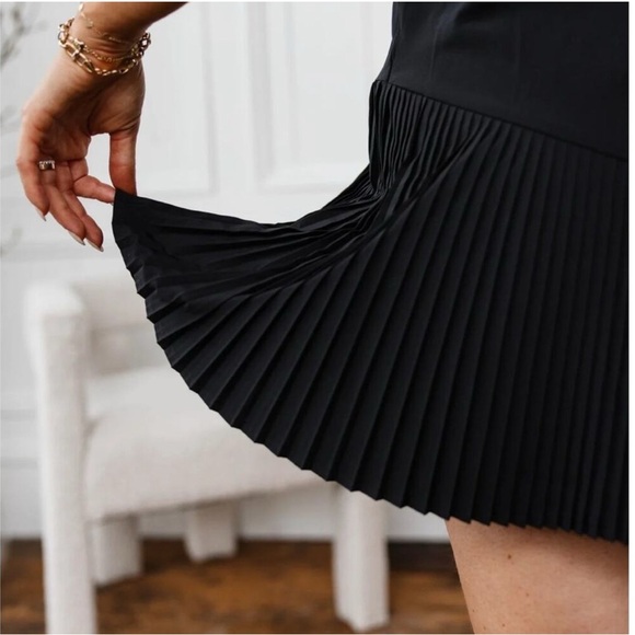 SPANX Yes Pleats Dress with Built In Shorts - Picture 5 of 6